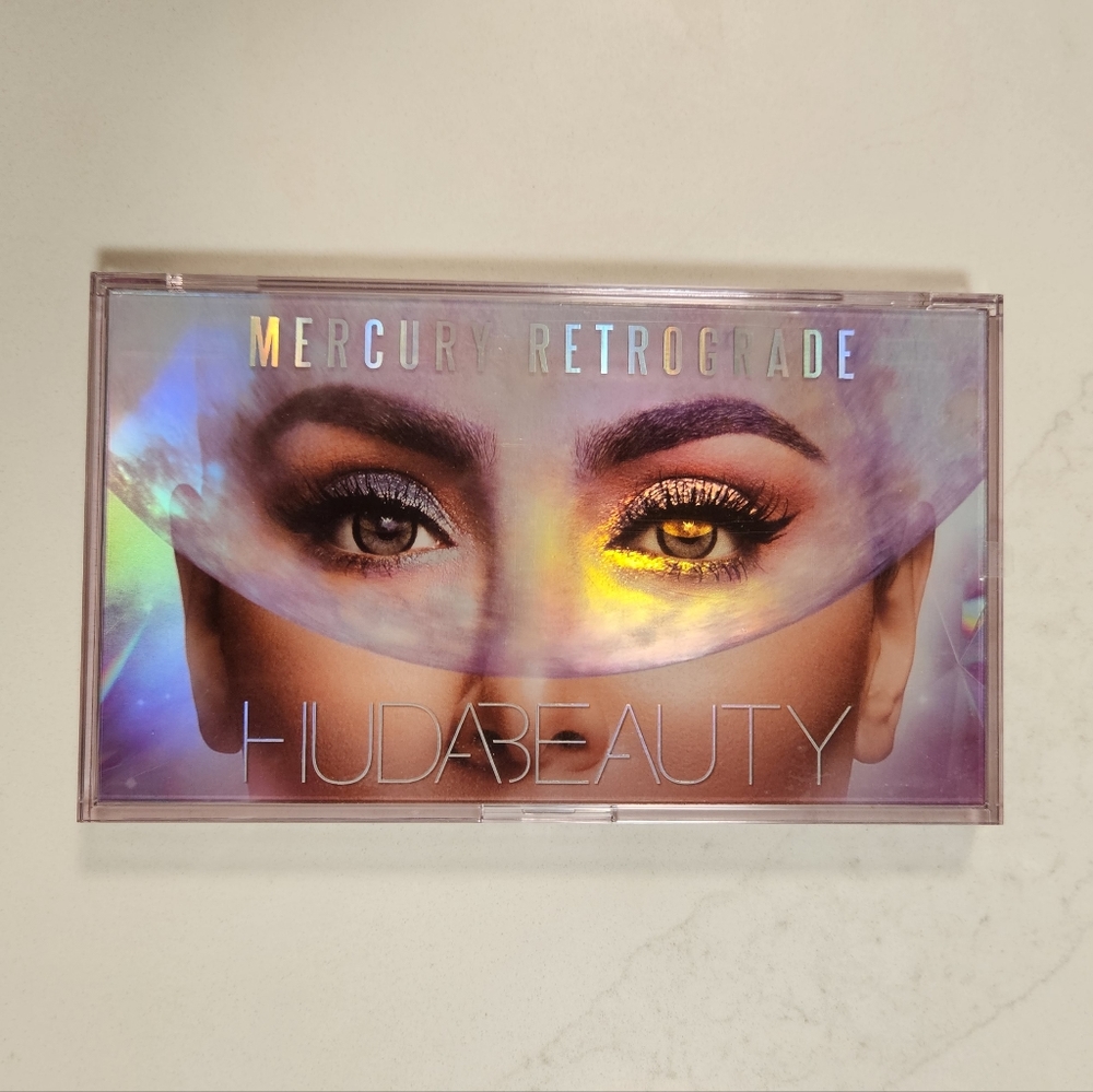NWT Huda Beauty Mercury Retrograde Eyeshadow Palette